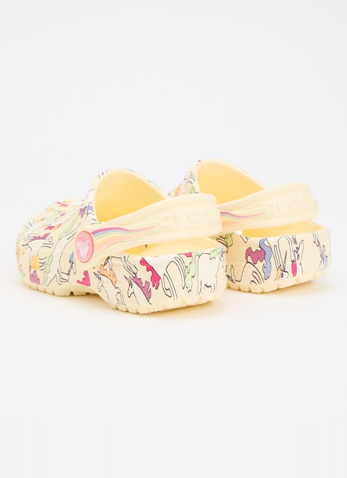 Crocs Classic Graphic Clog instapper met print  - achterkant 3 lichtgeel