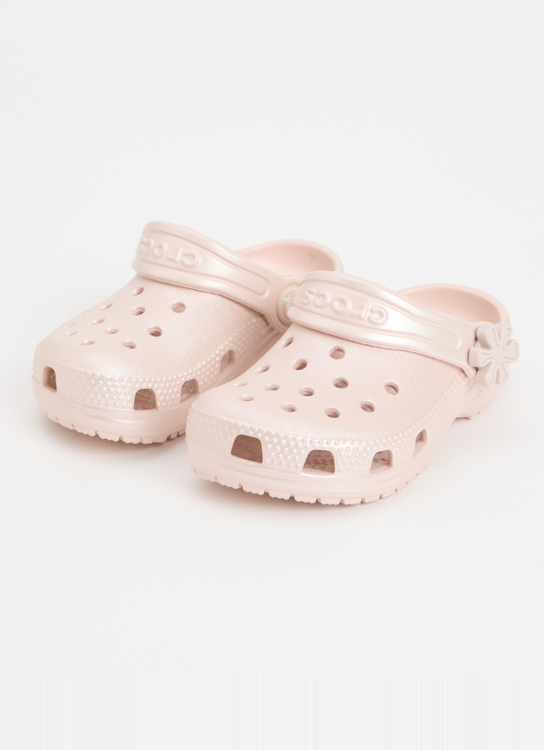 Crocs Classic Pearl Shine Clog instapper met logo - voorkant 2 lichtroze