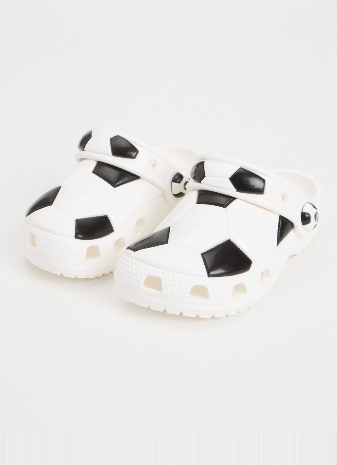 Crocs Classic Soccer Ball Clog instapper - voorkant 2 wit