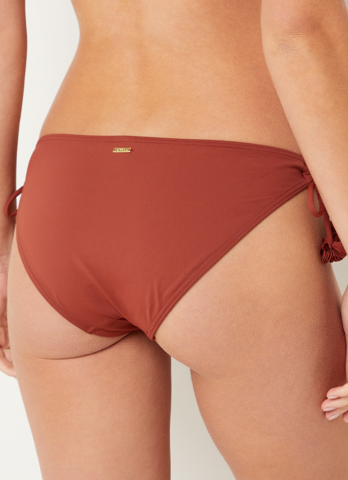 Cyell Henna Vibes bikinislip - achterkant 3 kastanjebruin