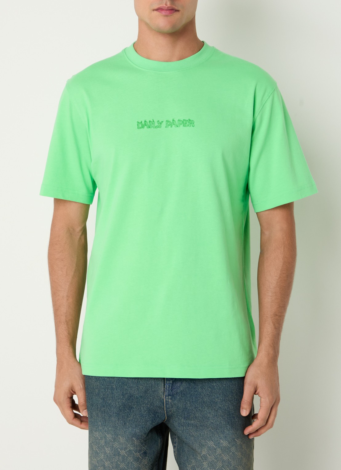 Daily Paper Burned Shield T-shirt met logo- en backprint - achterkant 4 groen