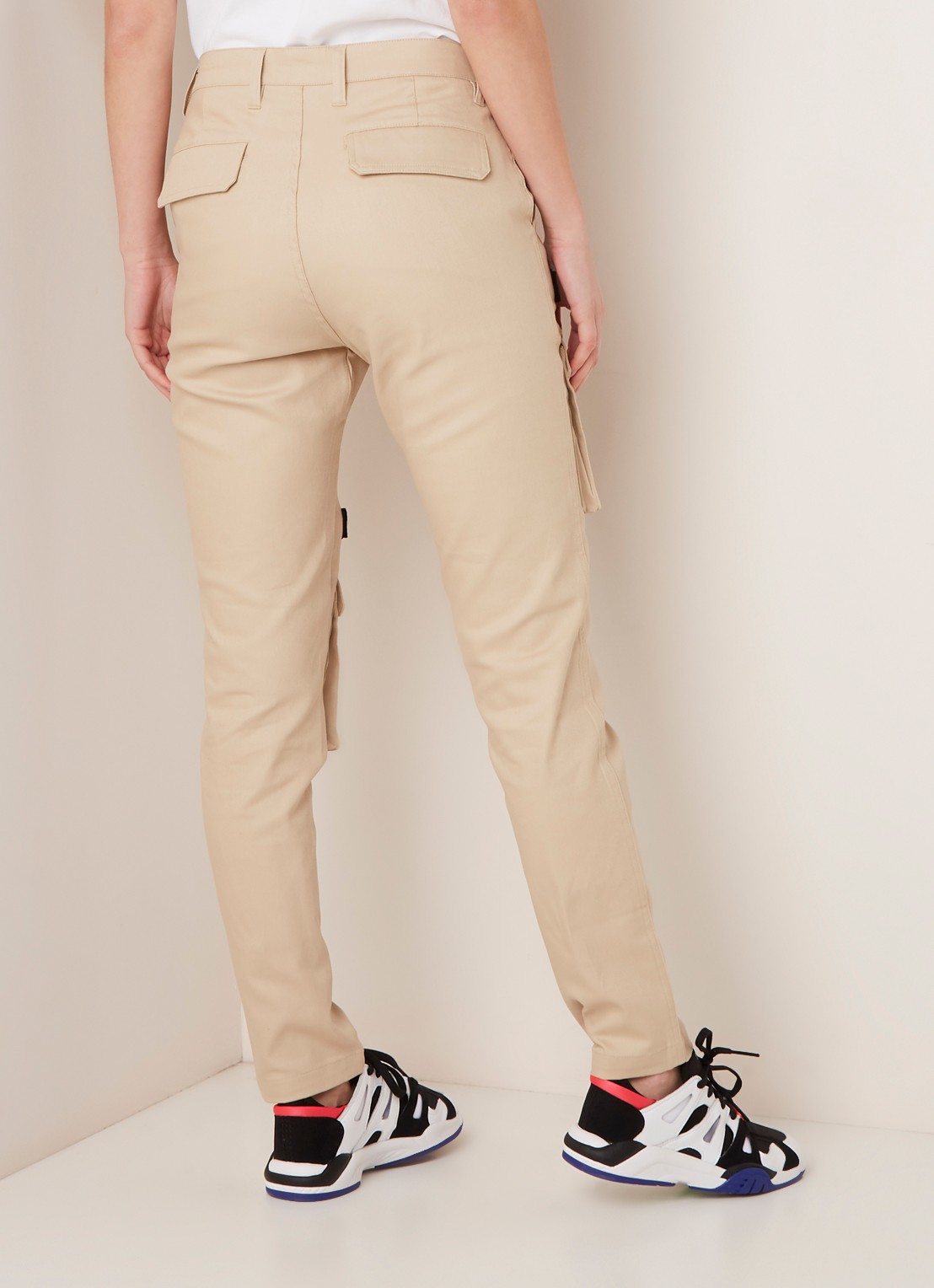 Daily Paper Daily Paper High waist tapered fit cargobroek met logotape - achterkant beige
