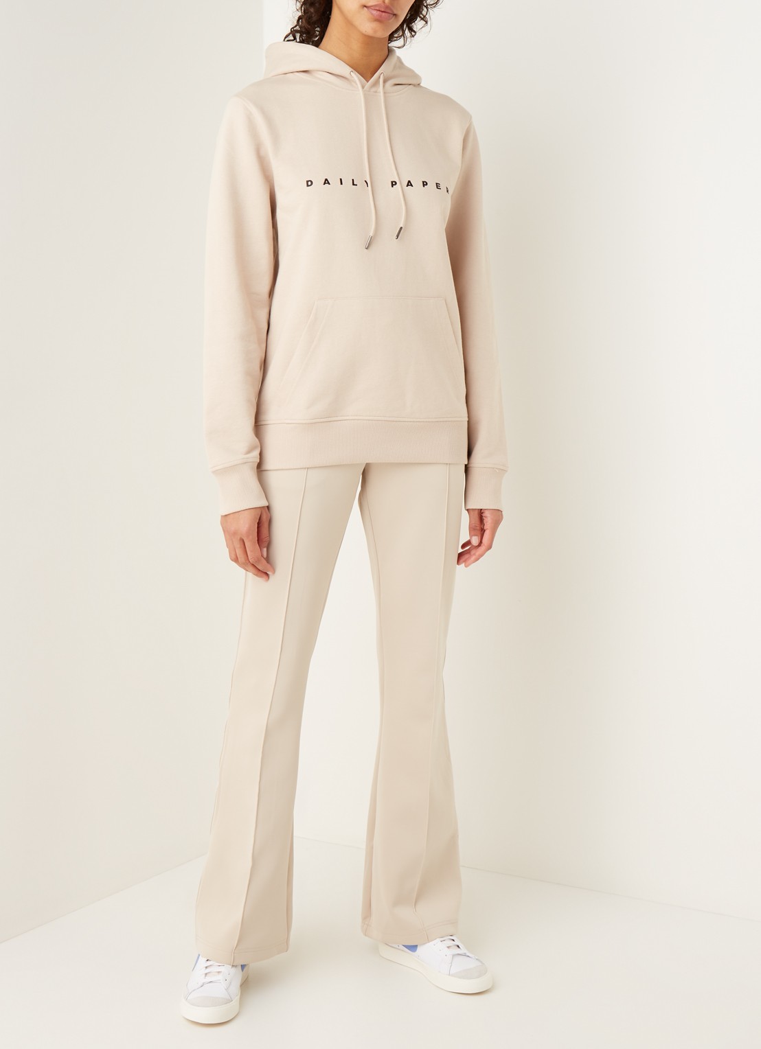 Daily Paper Elias hoodie met logoborduring - voorkant 3 beige