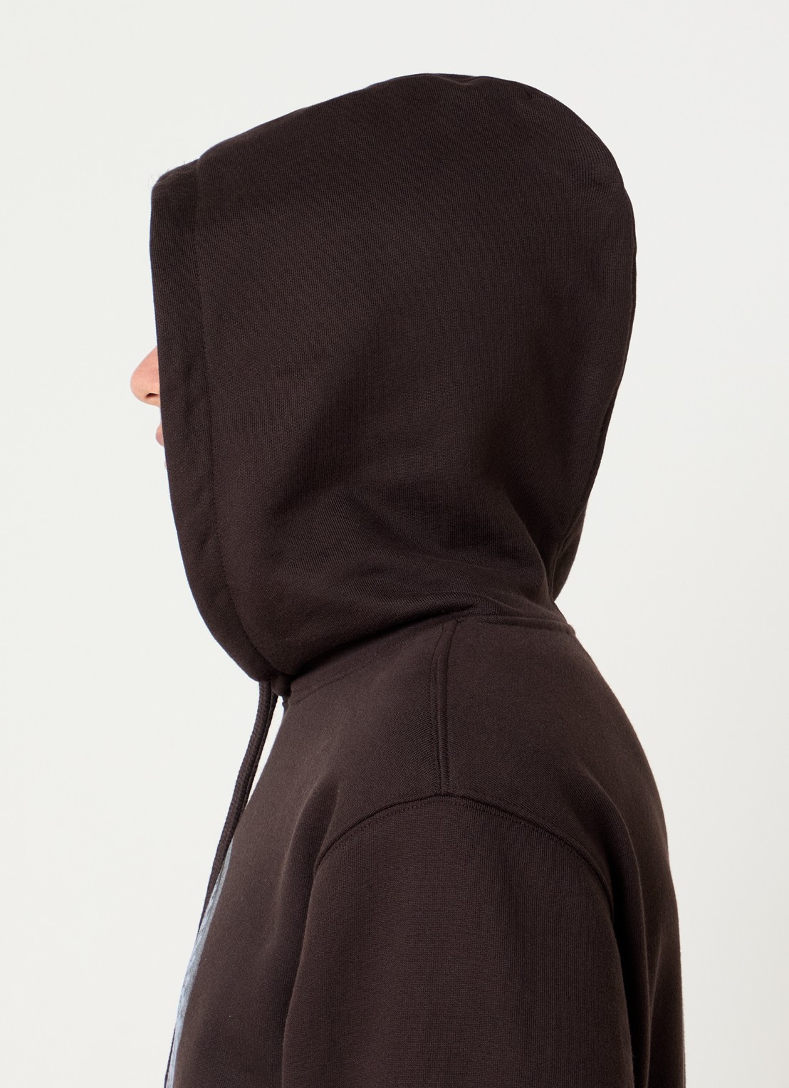 Daily Paper Emblem hoodie met print - detail 4 donkerbruin