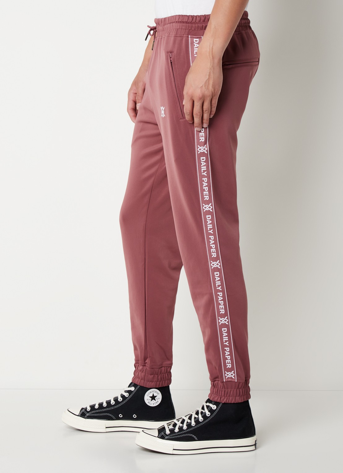 Daily Paper Etape tapered fit cropped trackpants met ritszakken en logoband - detail 3 roodbruin