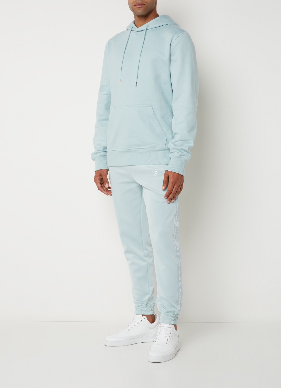 Daily Paper Etape tapered fit cropped trackpants met ritszakken en logoband - voorkant 5 mint