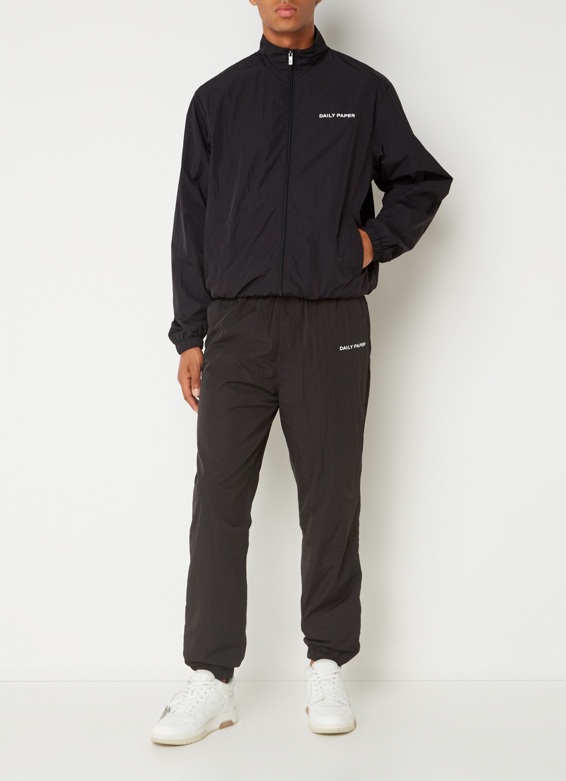 Daily Paper Eward trackvest met logo - voorkant 2 zwart