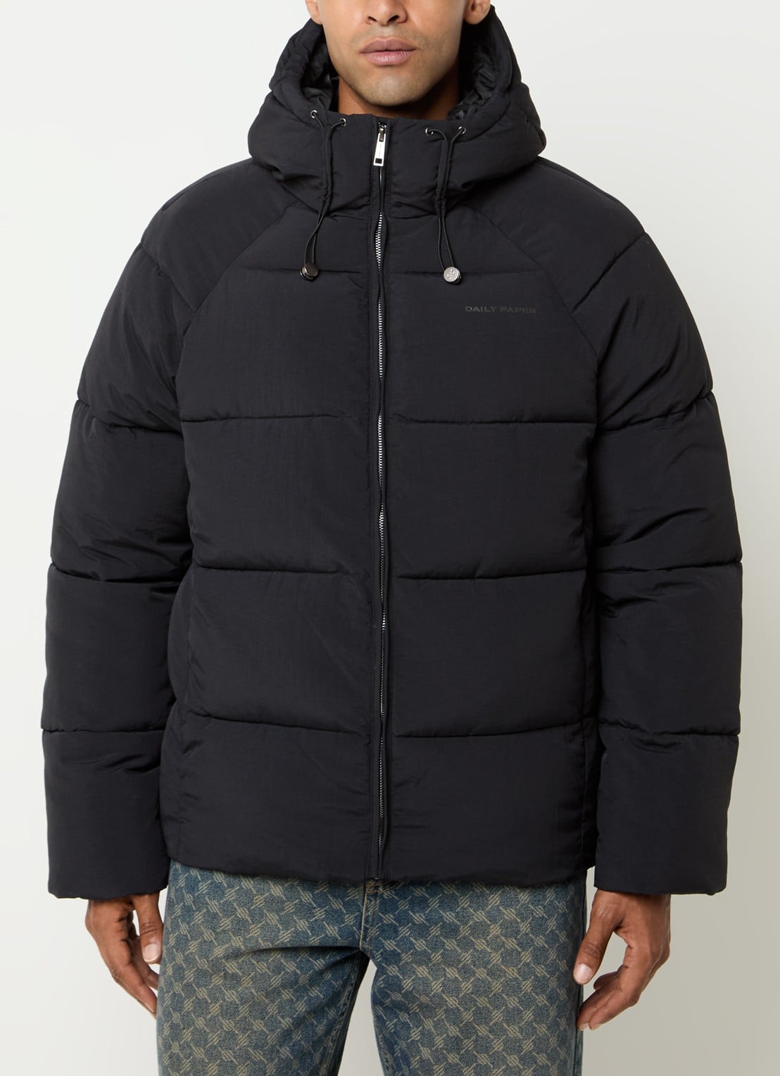 Daily Paper Puffer jack met ritszakken en capuchon - detail zwart