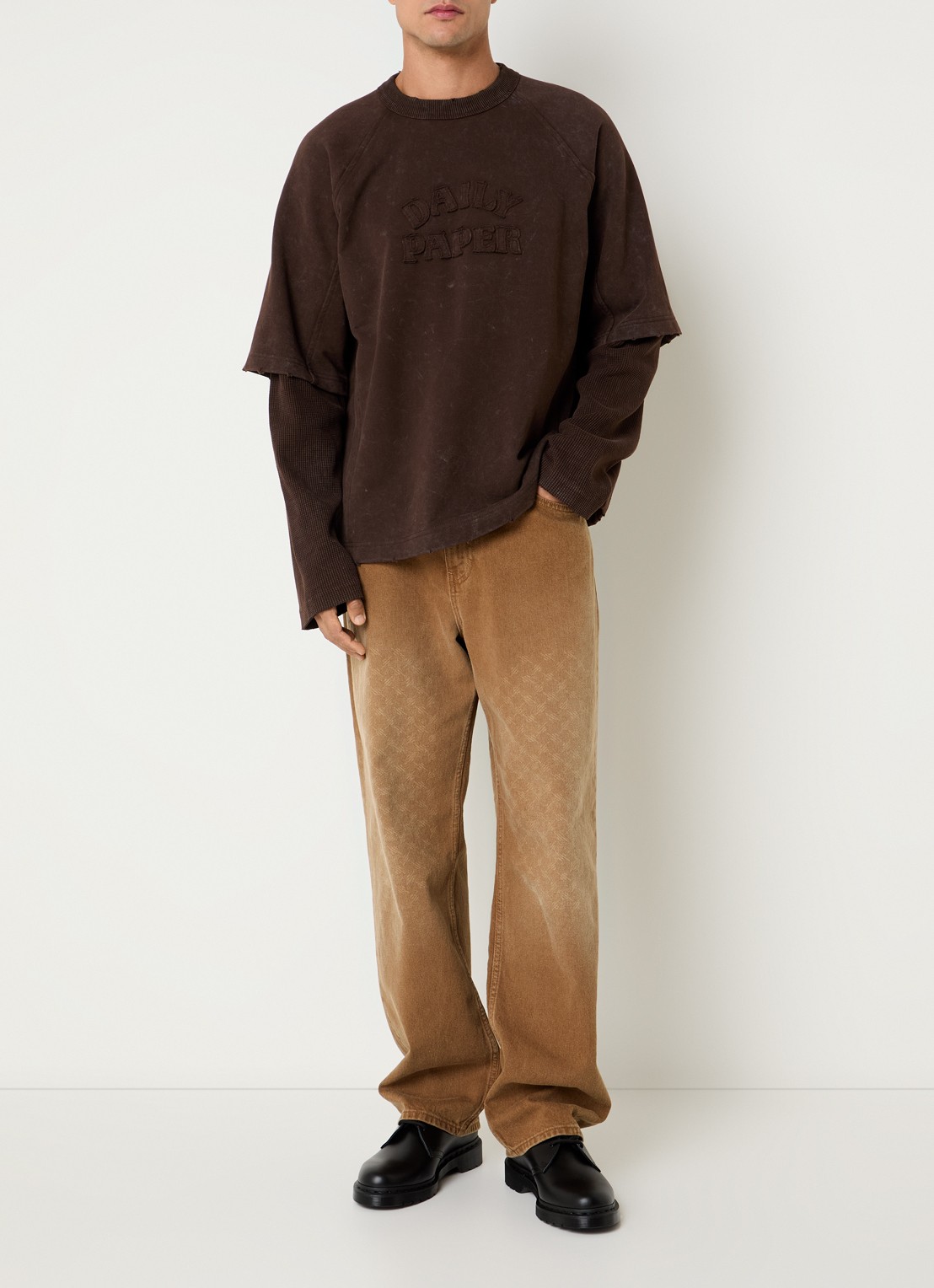 Daily Paper Raglan long sleeve met logo - voorkant 4 bruin