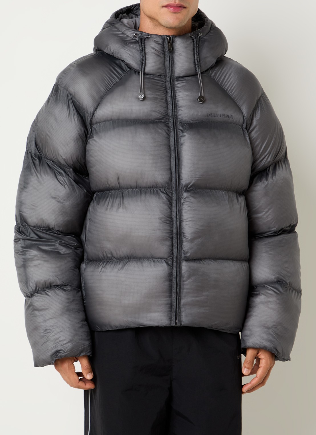 Daily Paper Raglan puffer jack met steekzakken - detail 4 zwart