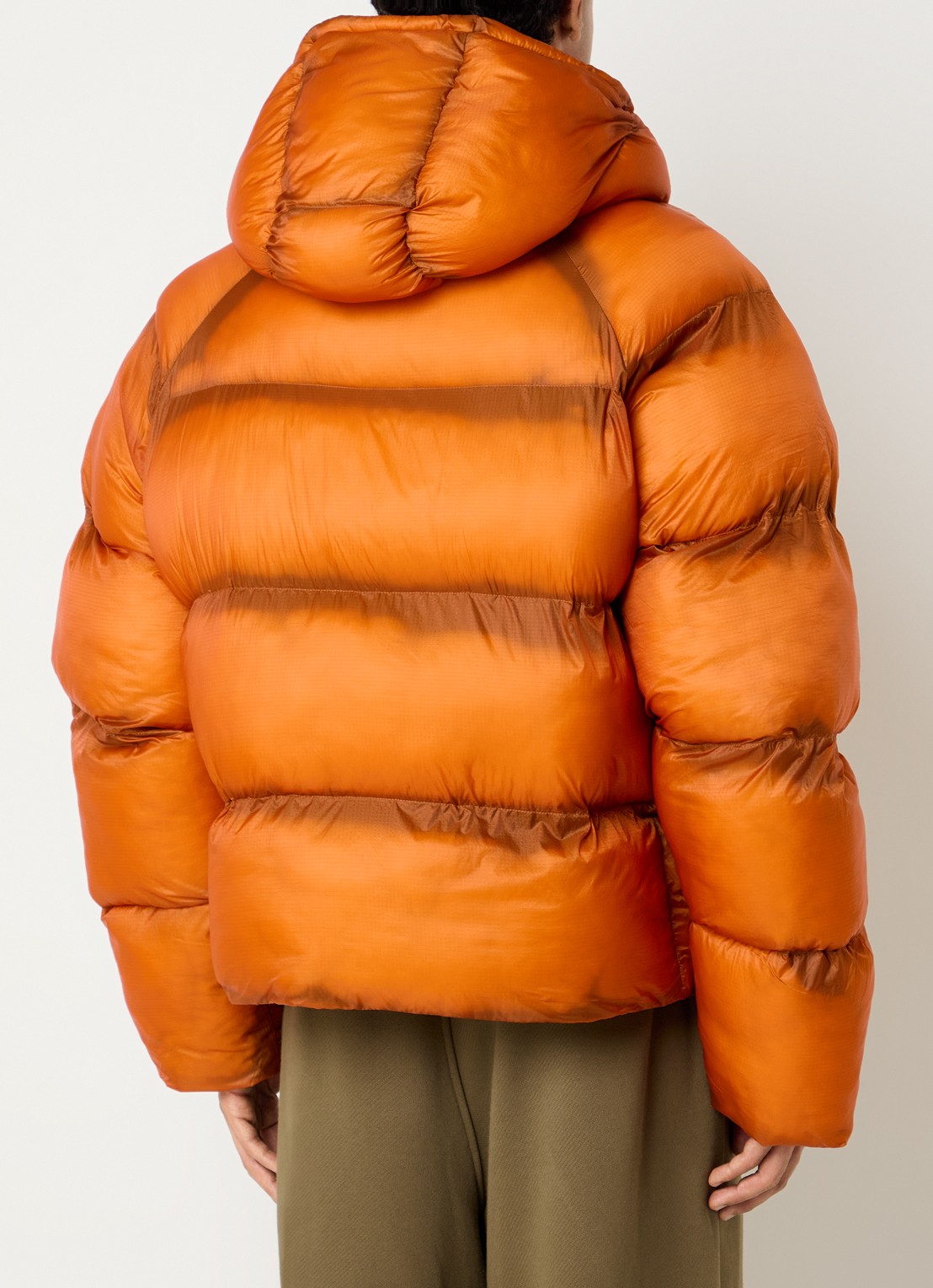 Daily Paper Raglan puffer jack met steekzakken - achterkant 3 oranje