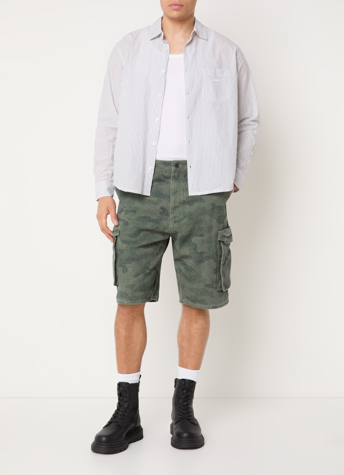 Daily Paper Straight fit korte cargobroek met camouflageprint - voorkant 2 legergroen