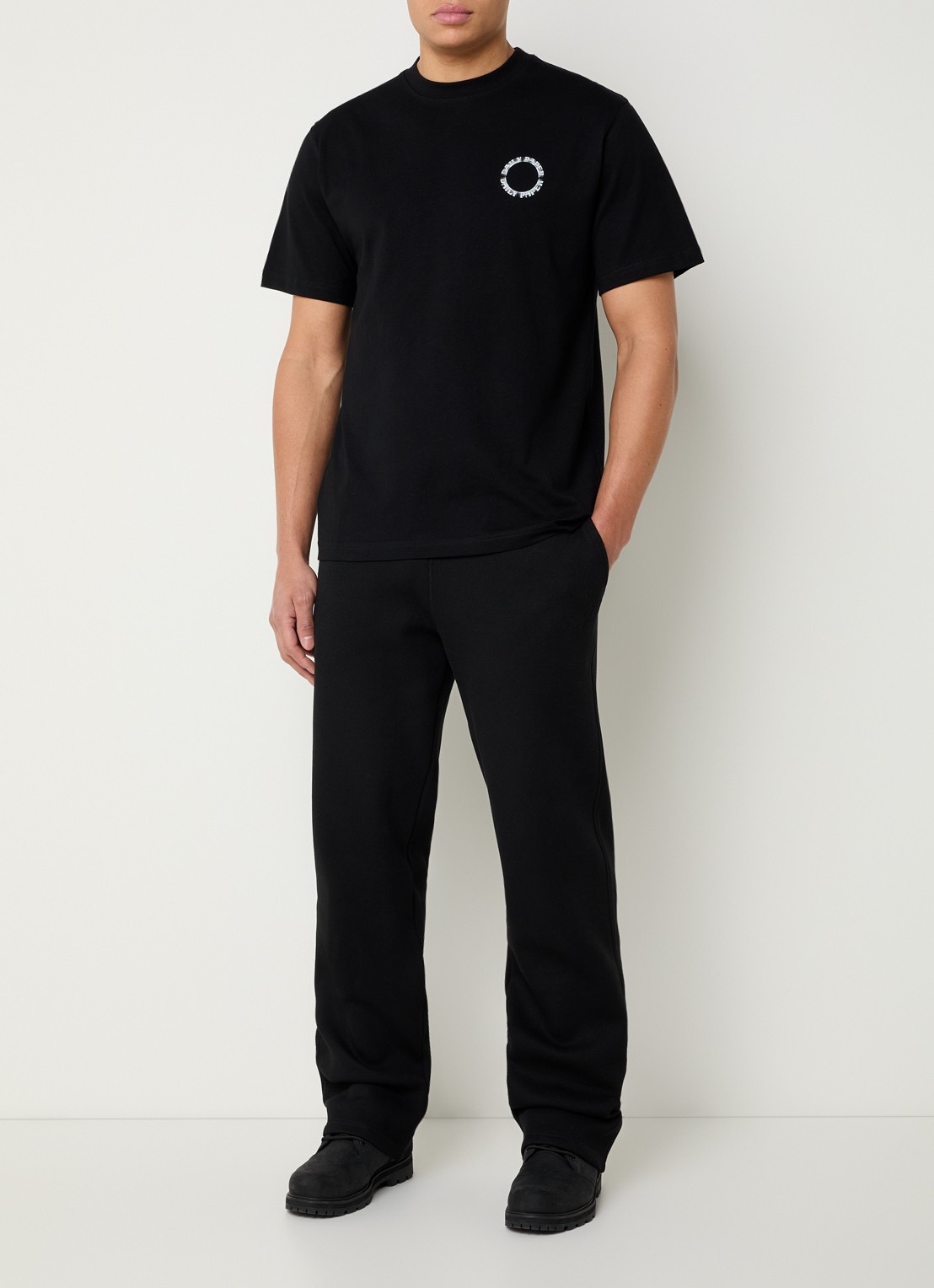 Daily Paper T-shirt met logo en ronde hals - voorkant 2 zwart