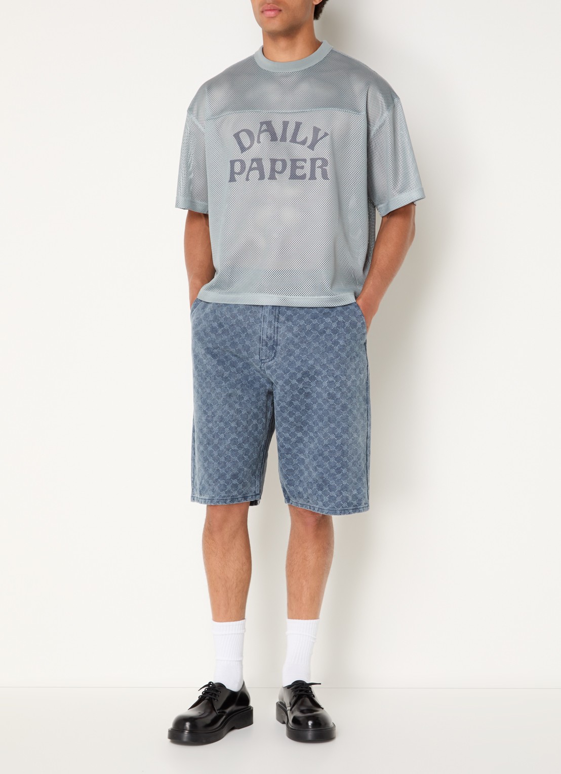 Daily Paper T-shirt van mesh met logoprint - voorkant 2 olijfgroen
