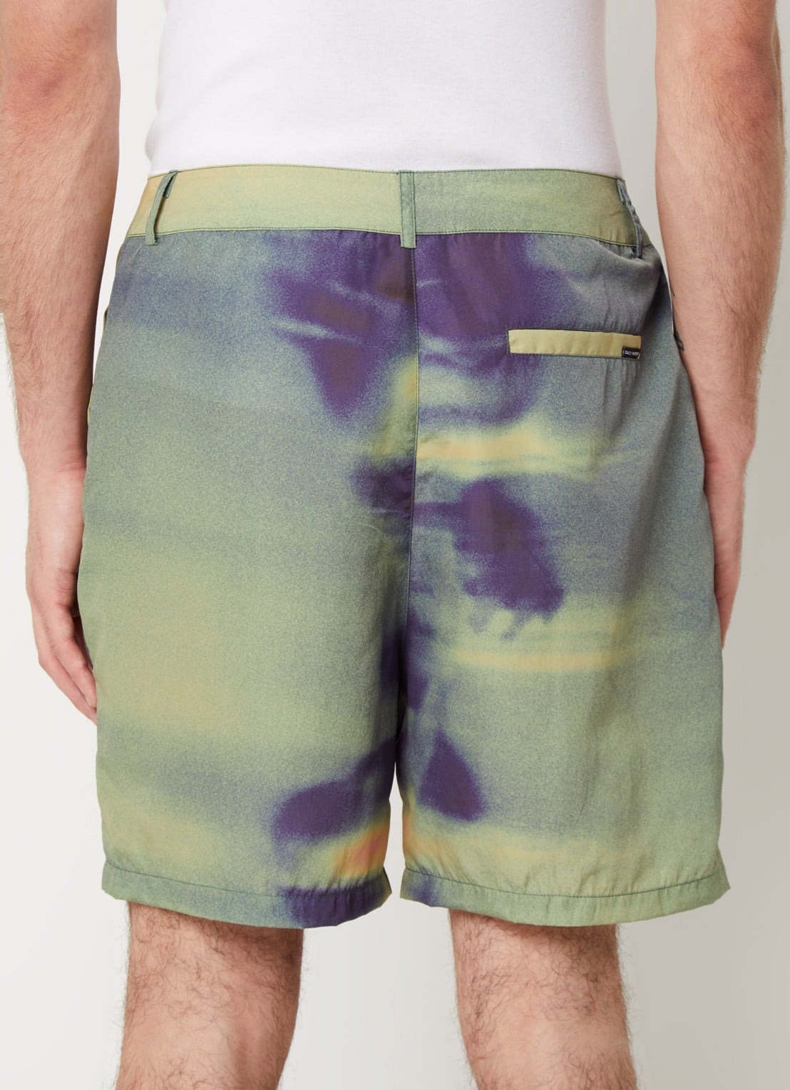 Daily Paper Yaro Hazy loose fit korte broek met print - achterkant 5 lichtgroen