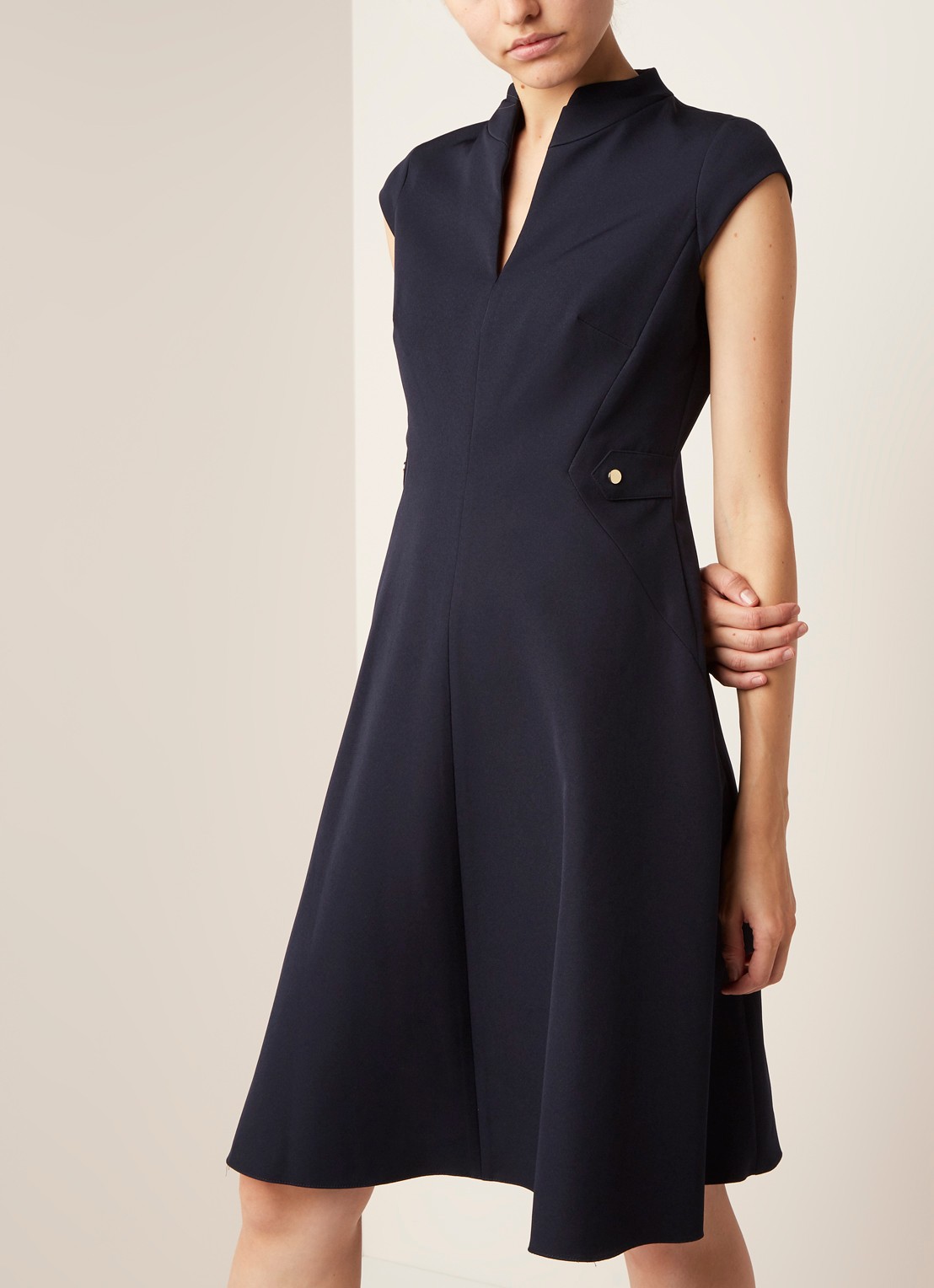 Damsel in a Dress Tansie Dress Navy 08 - detail 3 donkerblauw