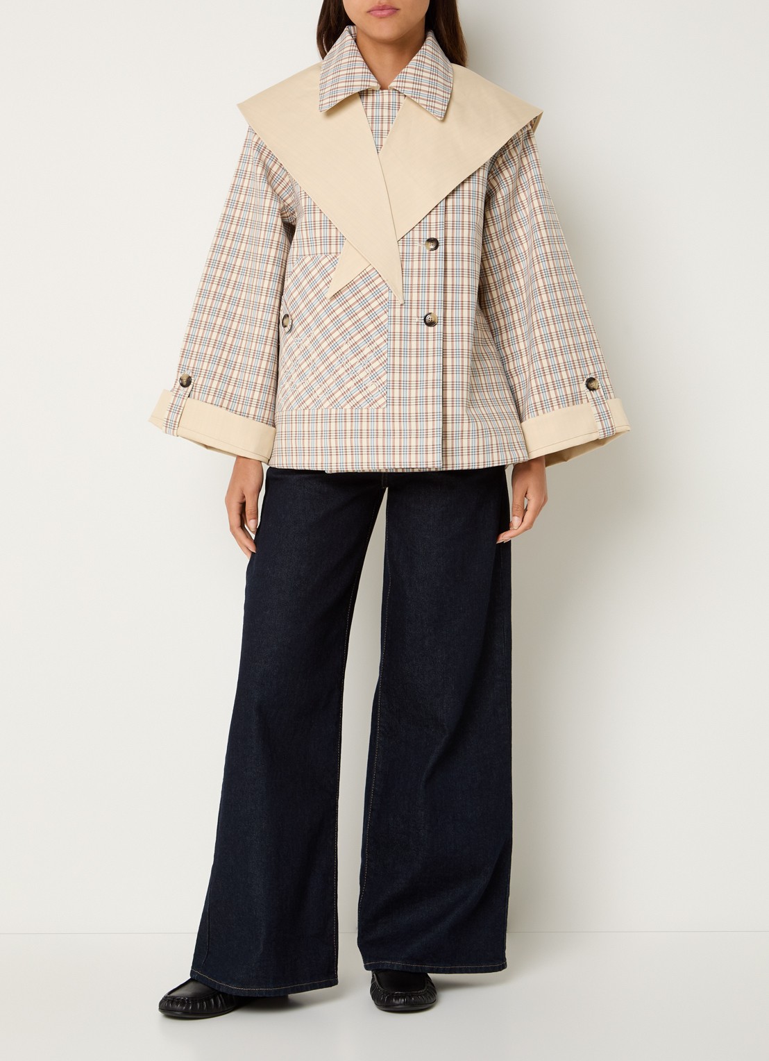 Damson Madder Jerry cropped trenchcoat met steekzakken - voorkant 5 beige