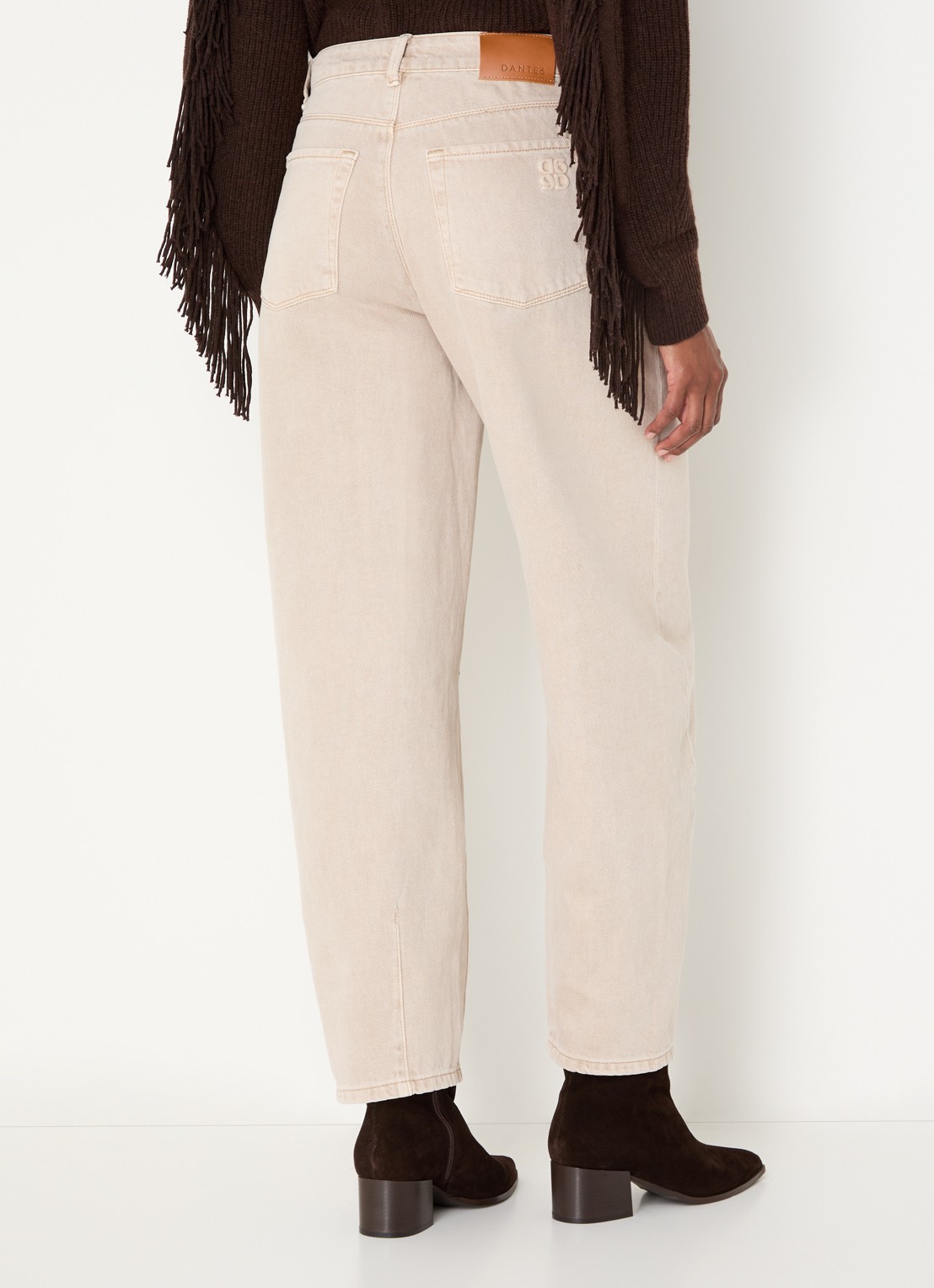 Dante 6 Brave high waist barrel fit jeans met gekleurde wassing - achterkant beige