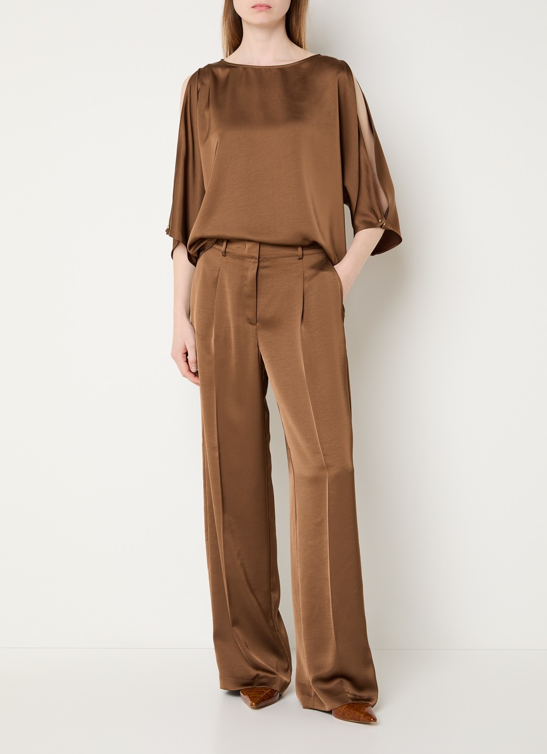 Dante 6 Jules high waist wide fit pantalon van satijn - voorkant 4 cognac
