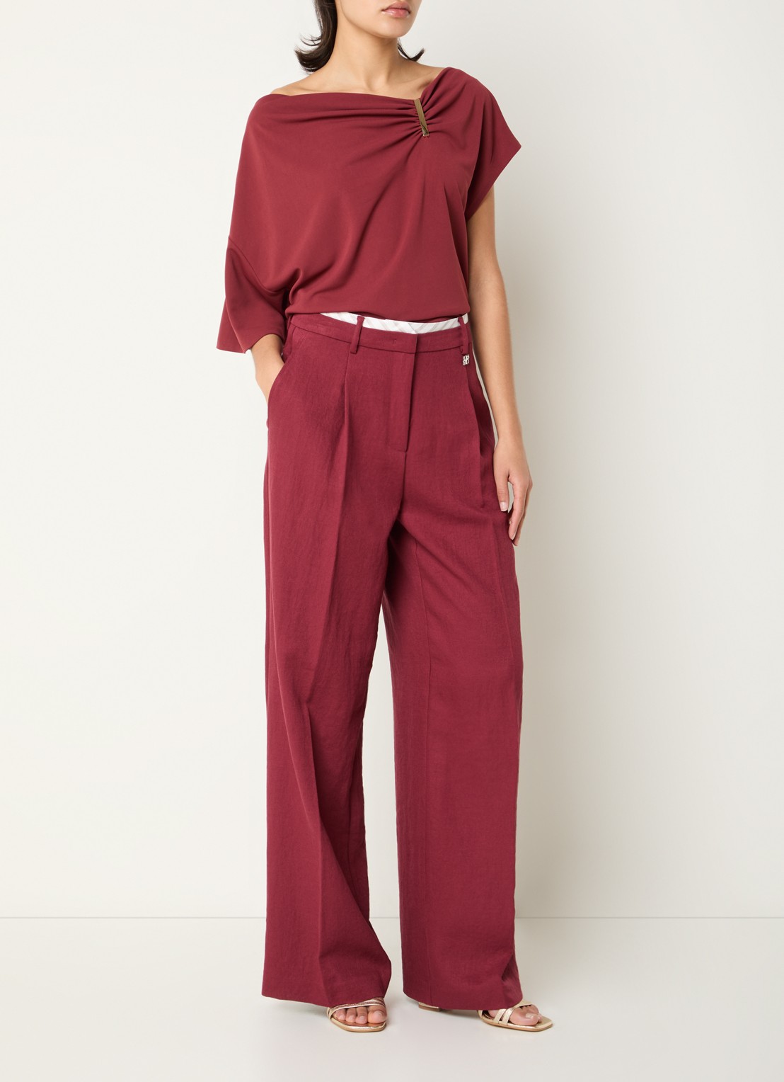 Dante 6 Kenila high waist wide fit pantalon met steekzakken - voorkant 3 donkerrood