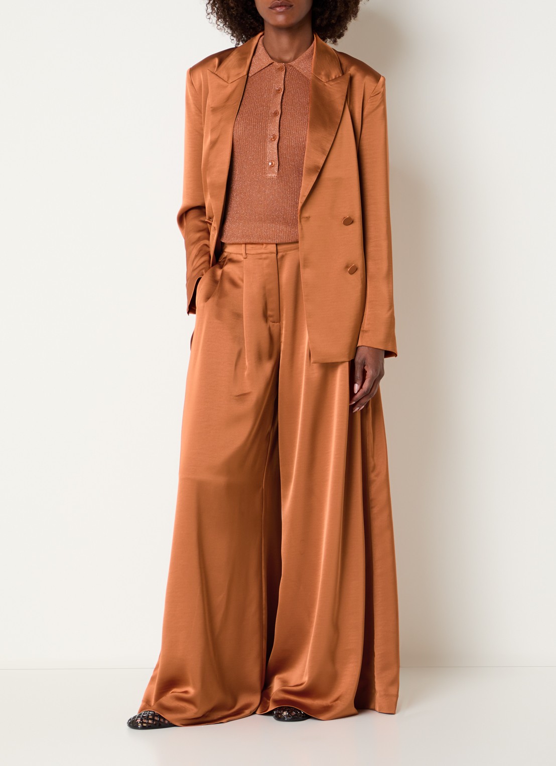 Dante 6 Onique high waist wide fit pantalon van satijn - voorkant 3 donkeroranje
