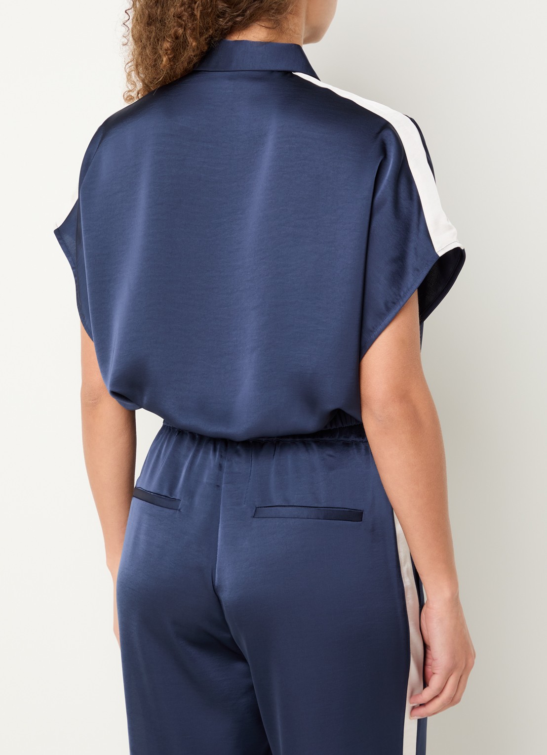 Dante 6 Siren blouse van satijn met geknoopt detail - achterkant indigo