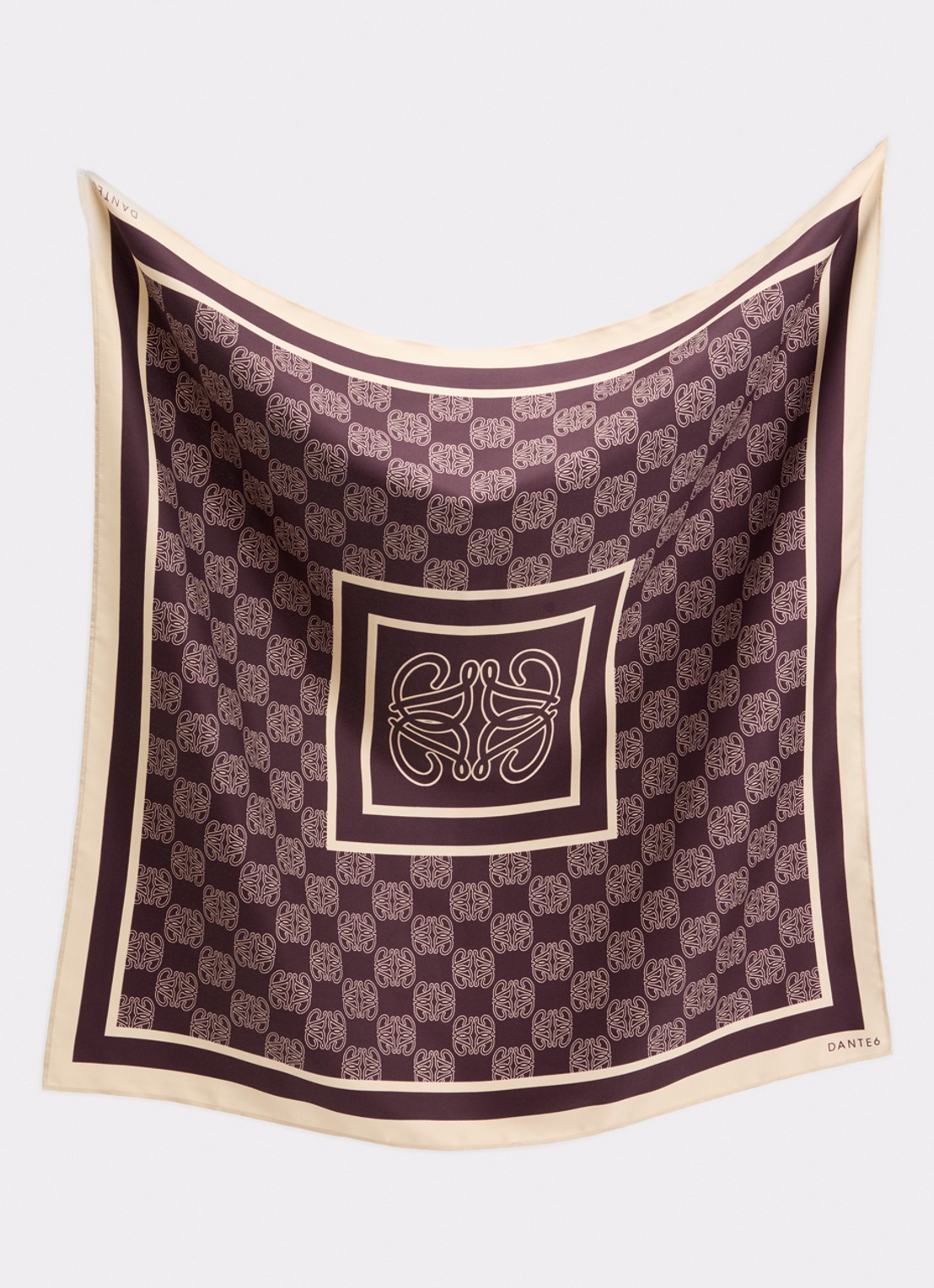 Dante 6 Sjaal van satijn met logoprint 70 x 70 cm - detail aubergine