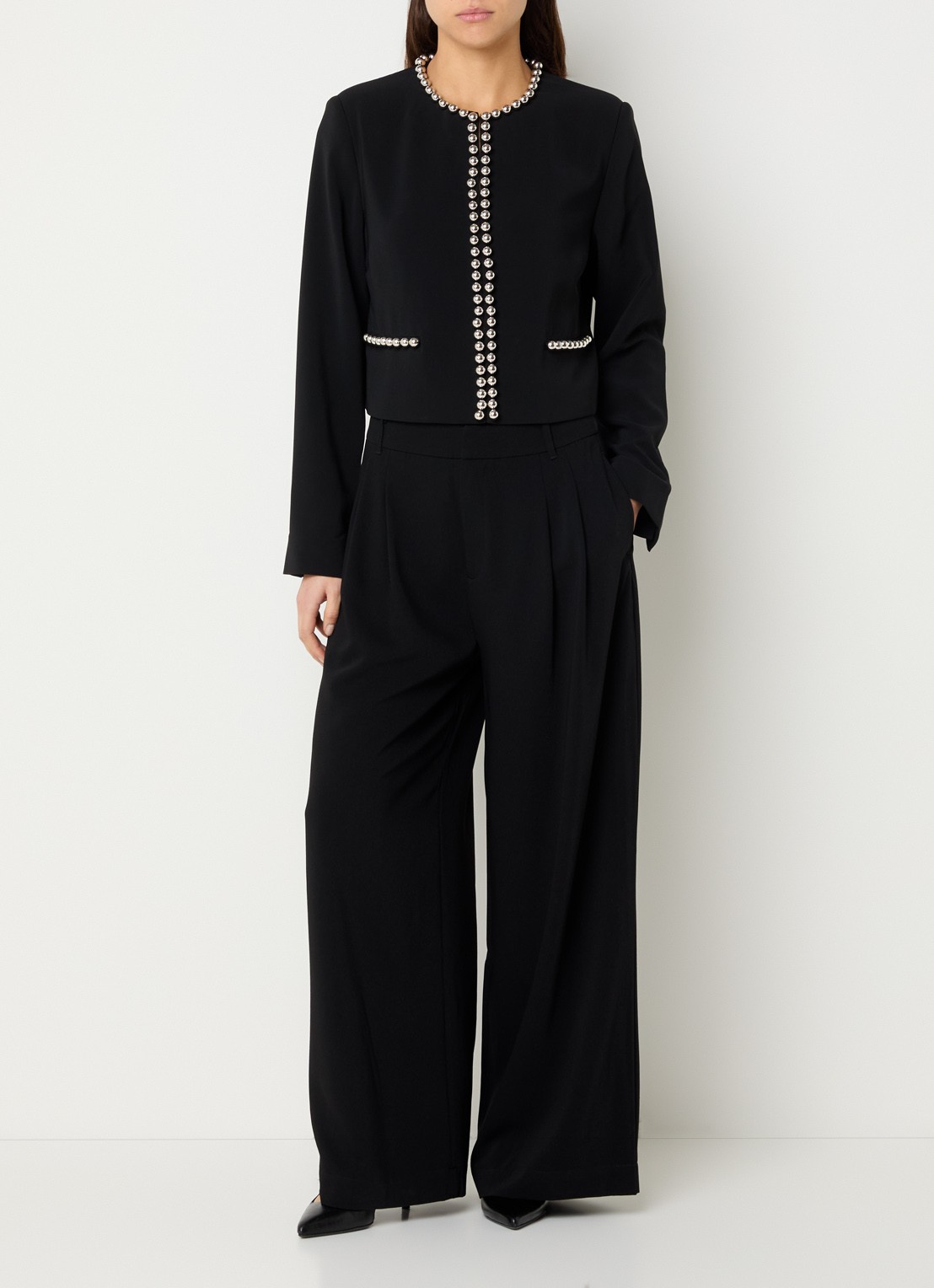 Dante 6 Virgo cropped blazer met kralendecoratie - voorkant 2 zwart