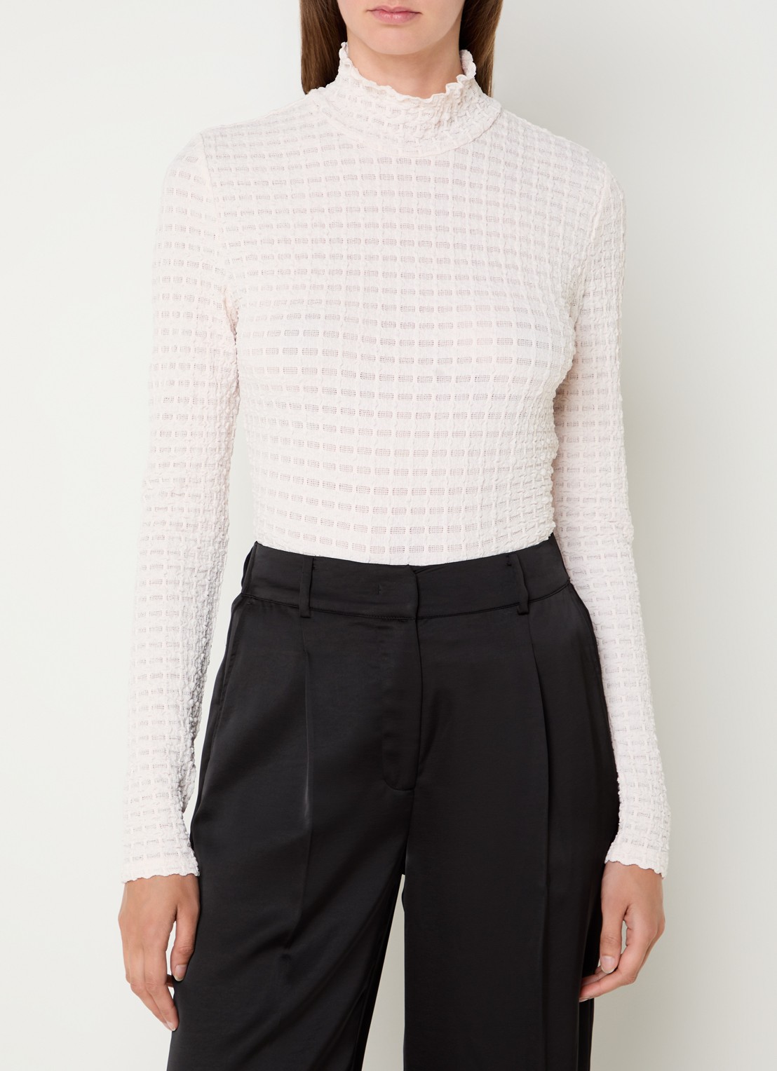 Dante 6 Zane longsleeve met structuur en opstaande kraag - detail creme