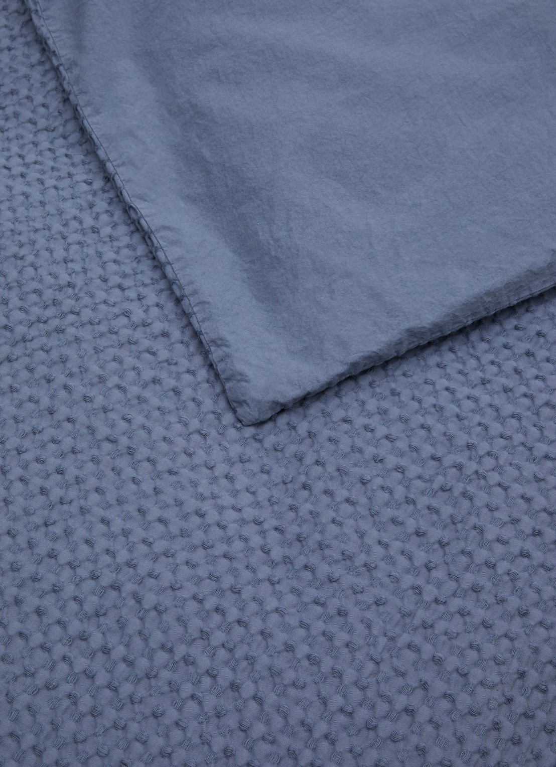 de Bijenkorf Home Dekbedovertrekset van  katoen - inclusief kussenslopen - detail blauw