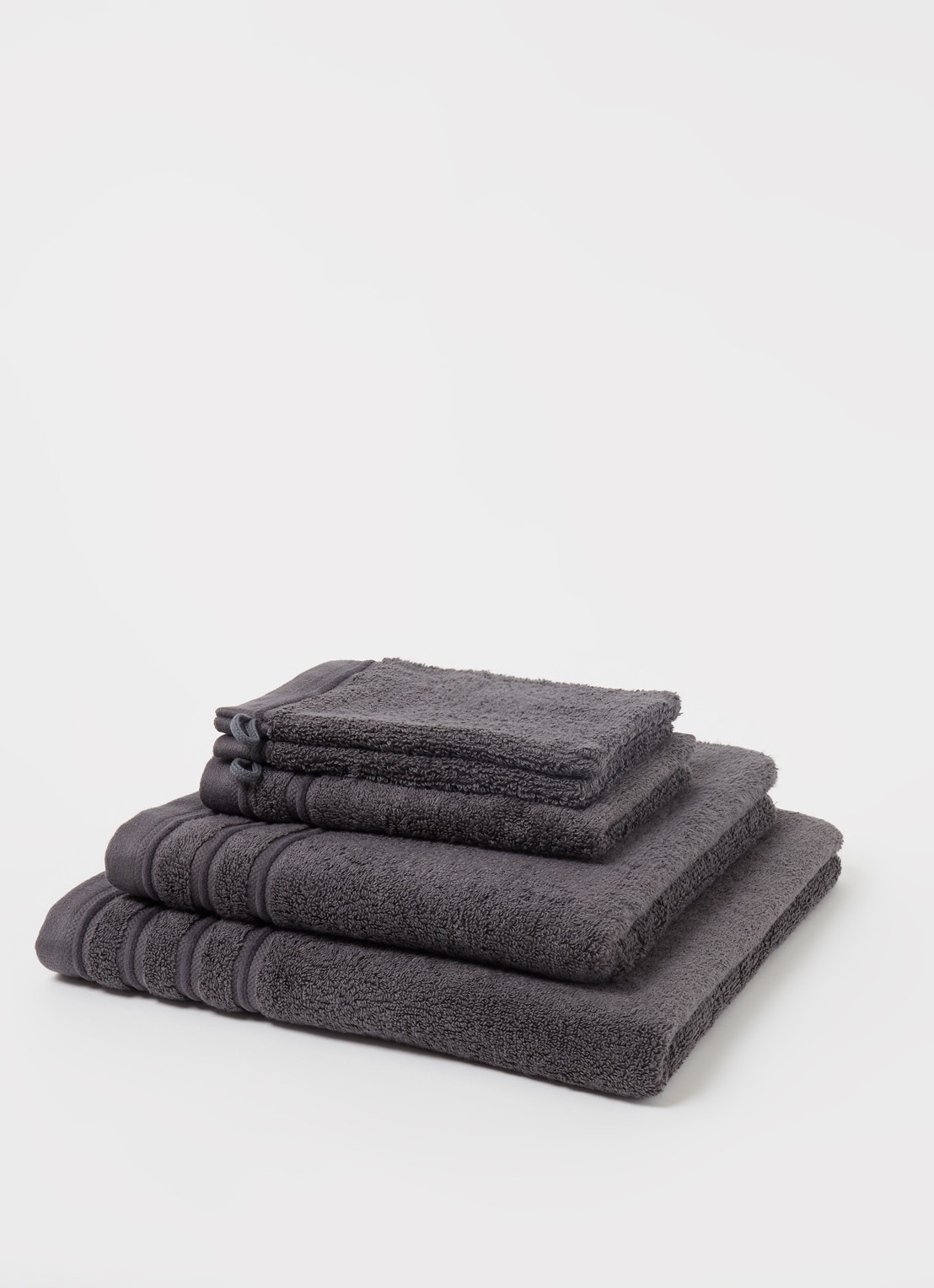 de Bijenkorf Home Evolution badhanddoek - 580 gr/m2 - 60 x 110 cm - detail antraciet