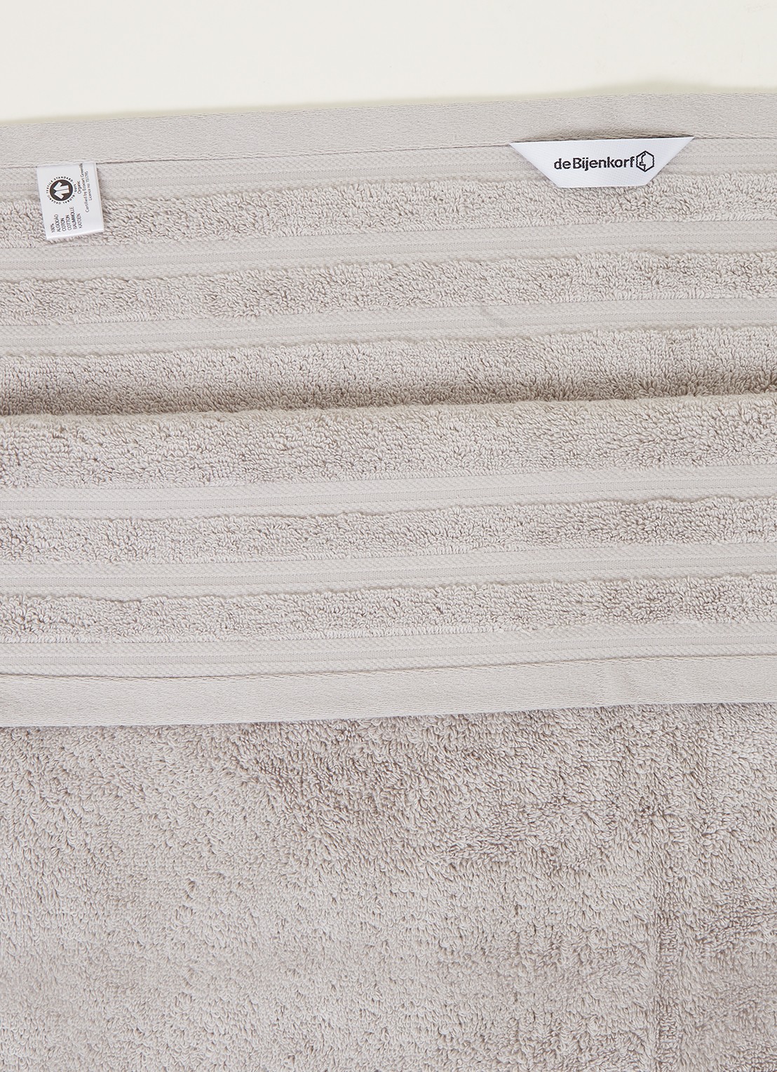 de Bijenkorf Home Evolution badhanddoek - 580 gr/m2 - 60 x 110 cm - detail 2 lichtgrijs