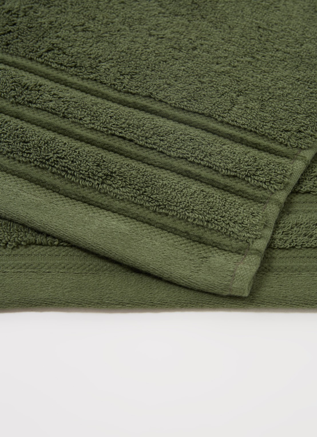 de Bijenkorf Home Evolution badhanddoek - 580 gr/m2 - 60 x 110 cm - detail 4 donkergroen