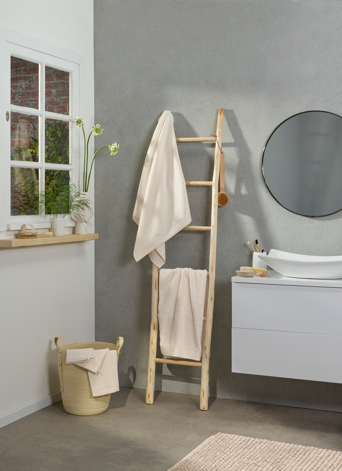 de Bijenkorf Home Evolution badlaken - 580 gr/m2 - 70 x 140 cm - voorkant 2 zand