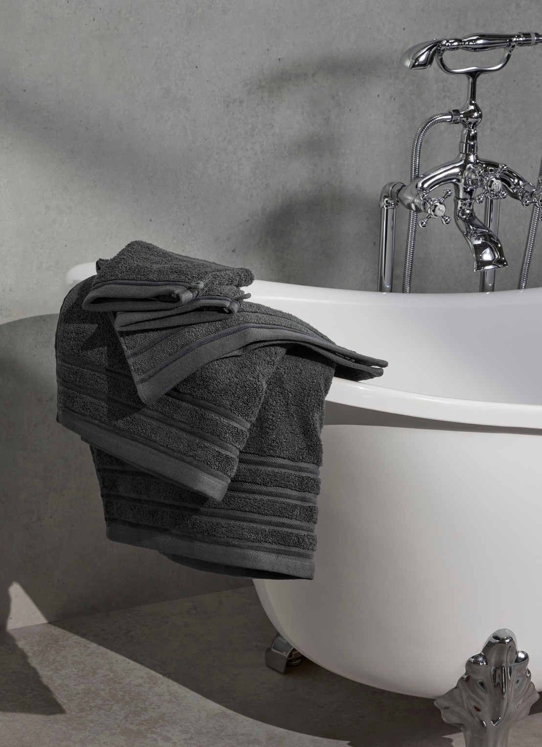 de Bijenkorf Home Evolution gastendoek - 580 gr/m2 - 30 x 50 cm - voorkant 2 antraciet