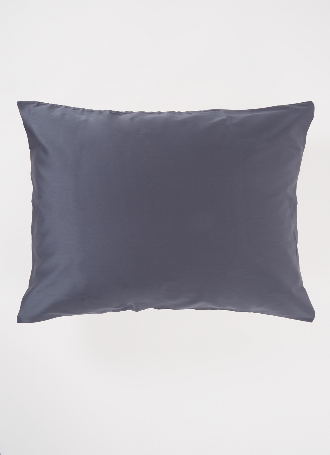 de Bijenkorf Home Kussensloop van  katoensatijn 300TC in 2-pack - detail 2 indigo