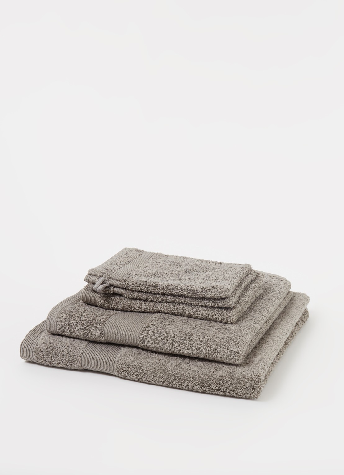 de Bijenkorf Home  Softness badhanddoek - 600 gr/m2 - 60 x 110 cm - voorkant 2 grijs