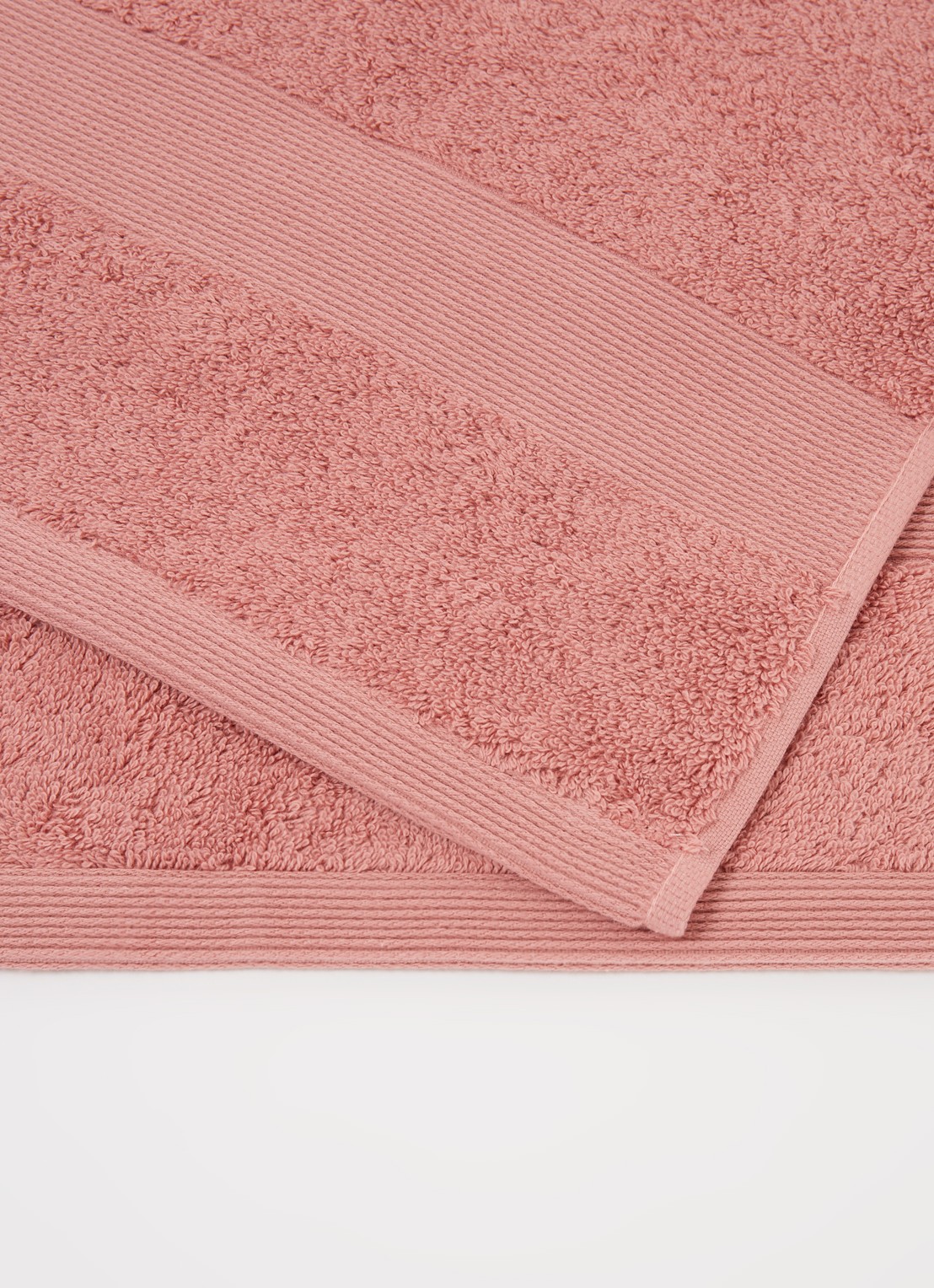 de Bijenkorf Home  Softness badhanddoek - 600 gr/m2 - 60 x 110 cm - detail 4 roze