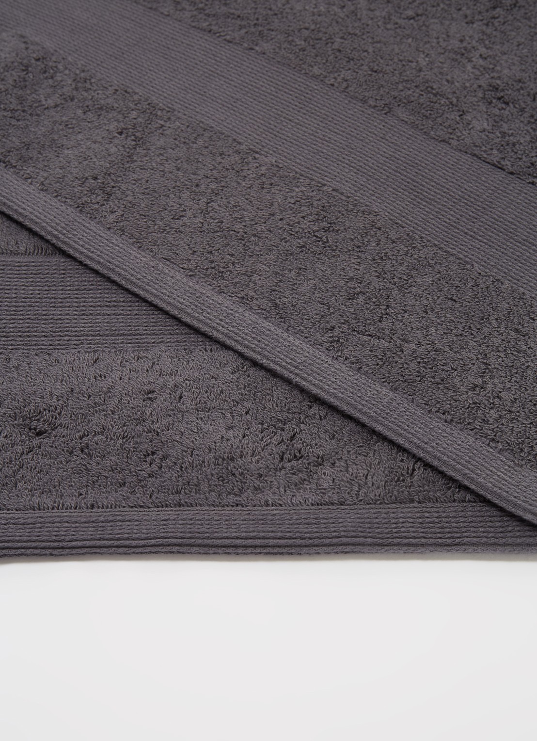 de Bijenkorf Home  Softness badlaken - 600 gr/m2 - 70 x 140 cm - detail 2 antraciet