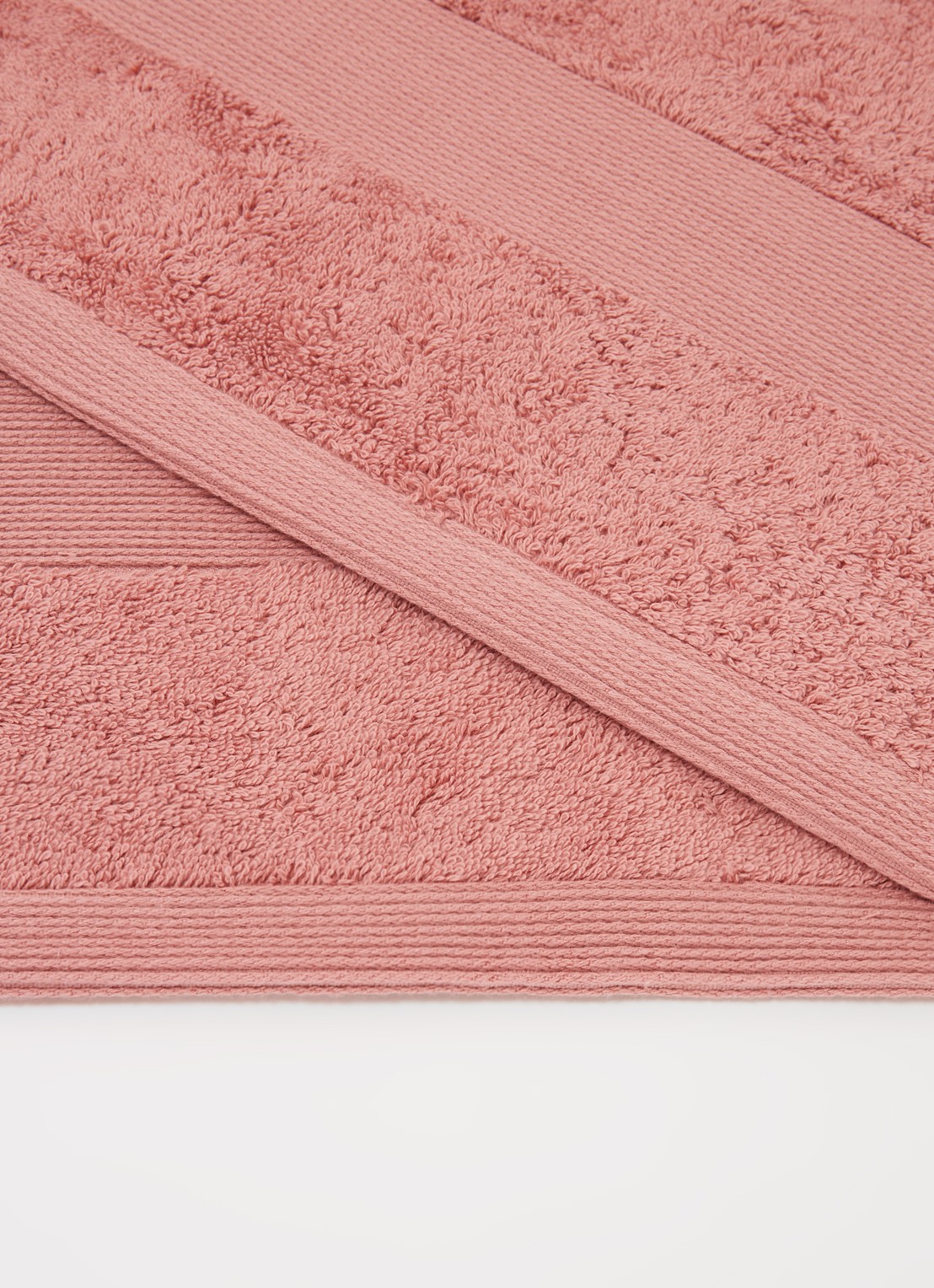 de Bijenkorf Home  Softness badlaken - 600 gr/m2 - 70 x 140 cm - detail 2 roze
