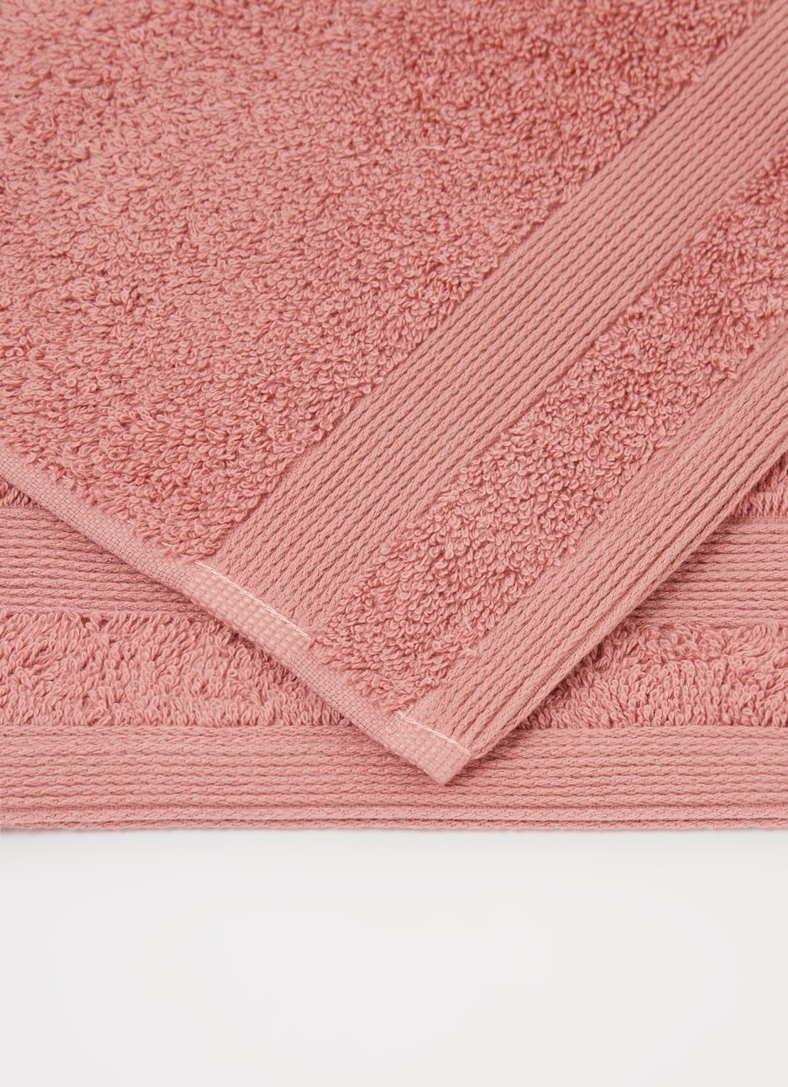 de Bijenkorf Home  Softness gastendoek - 600 gr/m2 - 30 x 50 cm - detail 4 roze