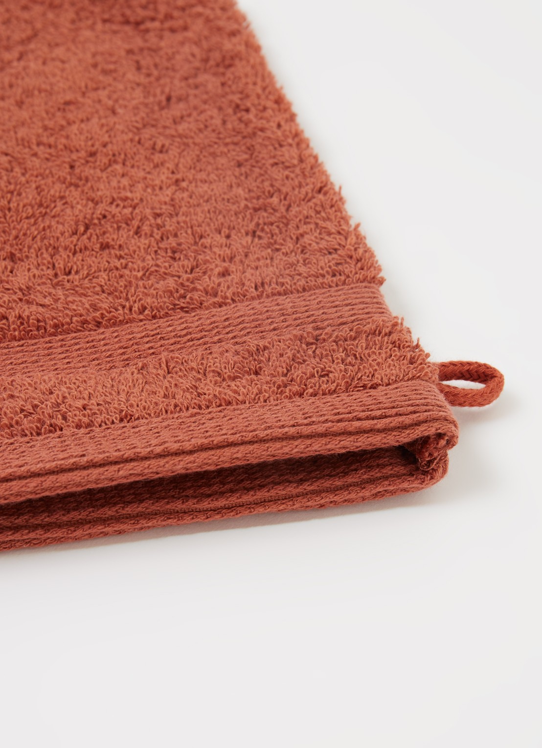 de Bijenkorf Home  Softness washand - 600 gr/m2 - 16 x 21 cm set van 2 - detail 4 kastanjebruin