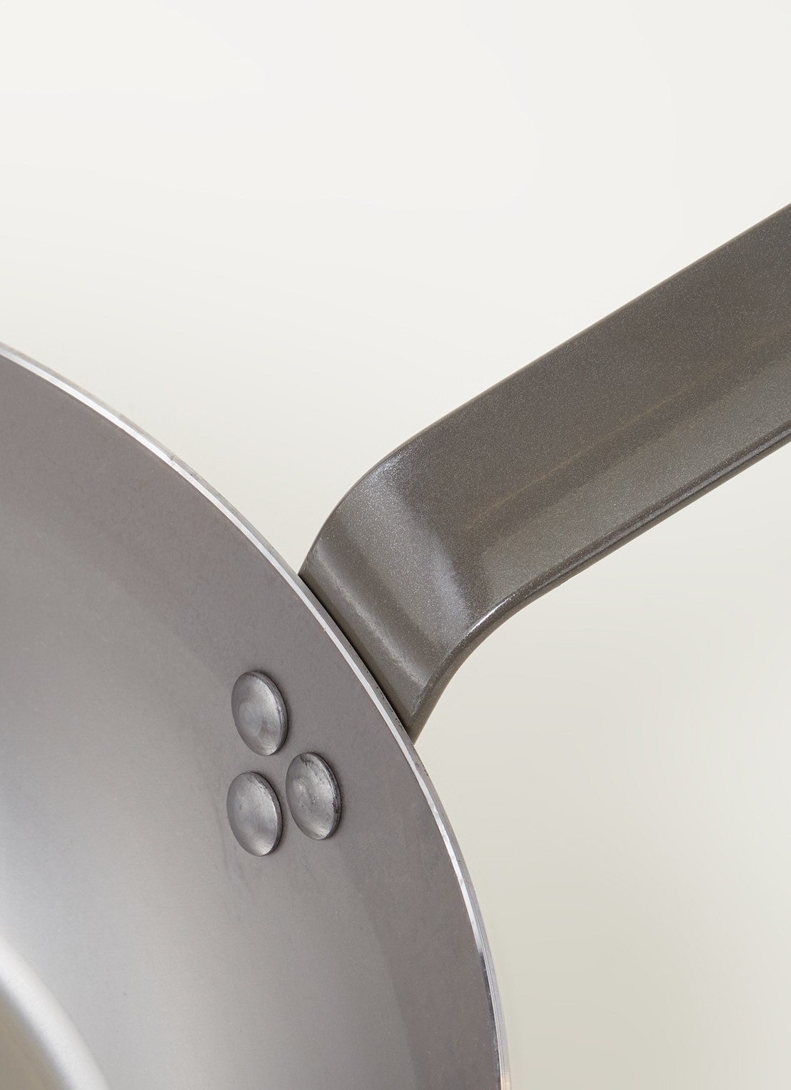 De Buyer Mineral B sauteerpan Ø32 cm - detail grijs