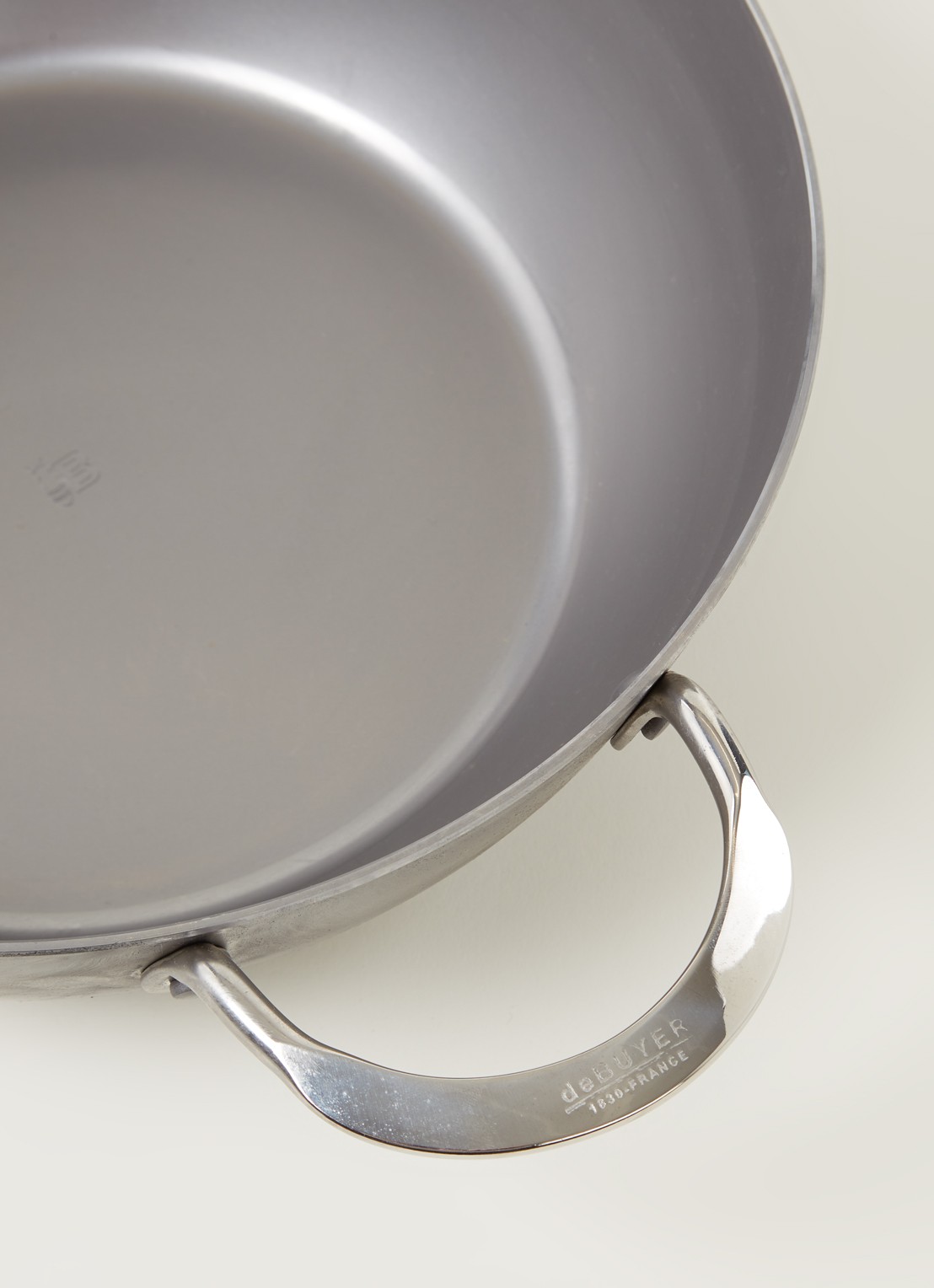 De Buyer Mineral B wokpan Ø28 cm - detail grijs