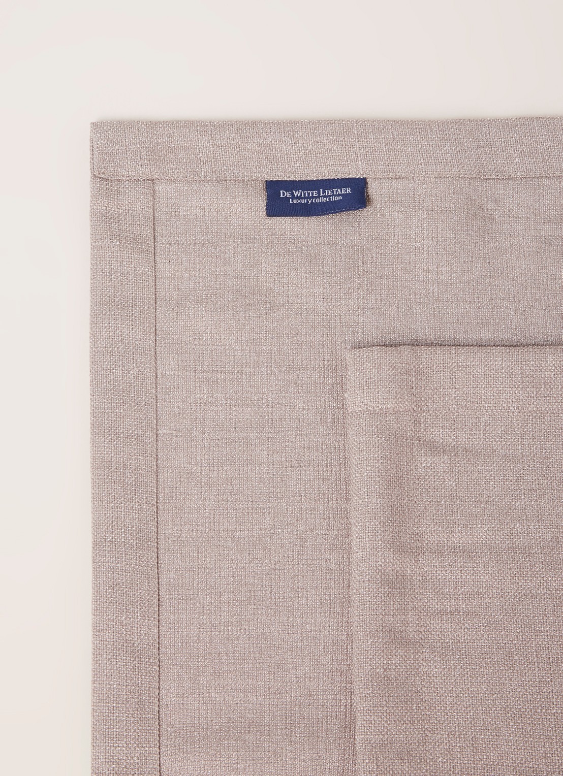 De Witte Lietaer Gibson tafelkleed 310 x 145 cm - detail 3 taupe