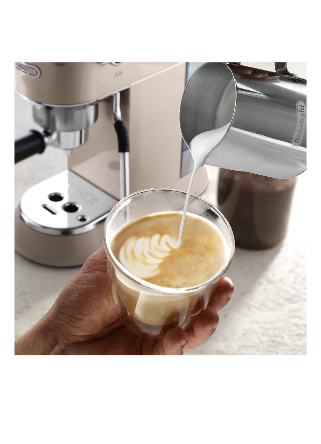 DeLonghi Dedica Arte espressomachine - EC885 - detail 4 beige
