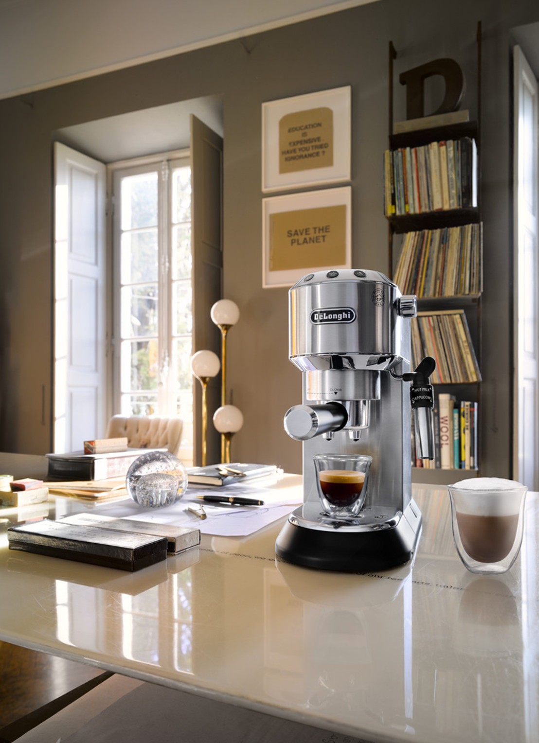 DeLonghi Dedica espressomachine EC685.M - voorkant 7 zilver
