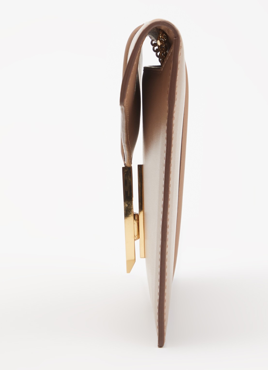 DeMellier The Tokyo clutch van leer - detail 3 zand