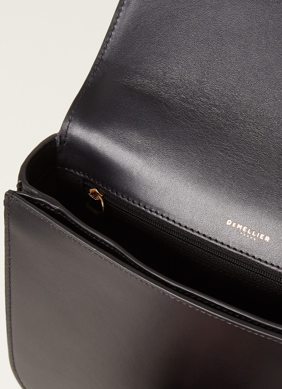 DeMellier The Vancouver crossbodytas van leer - detail 2 zwart