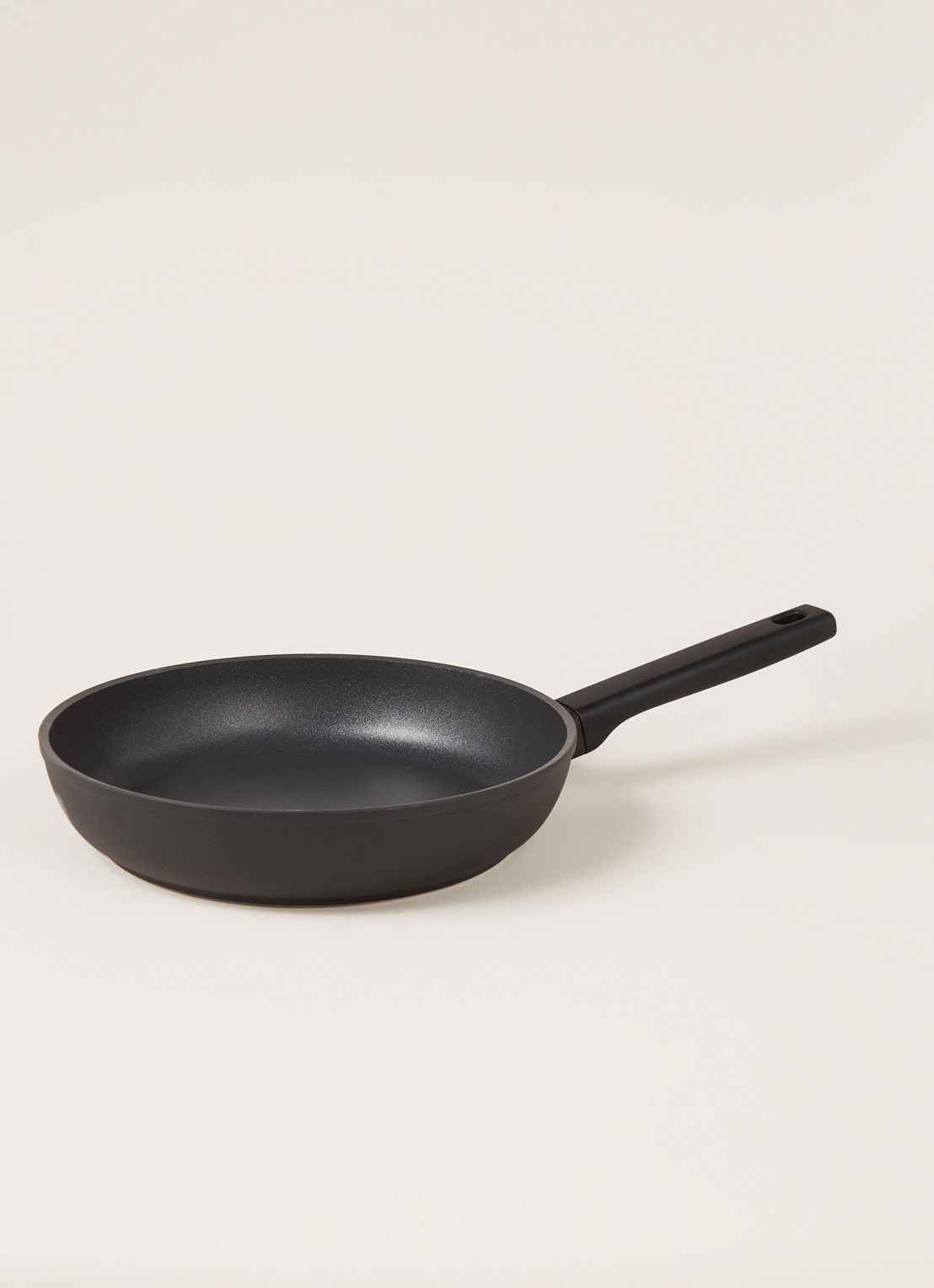 Demeyere Alu Comfort 3 koekenpan 24 cm - voorkant 3 zwart